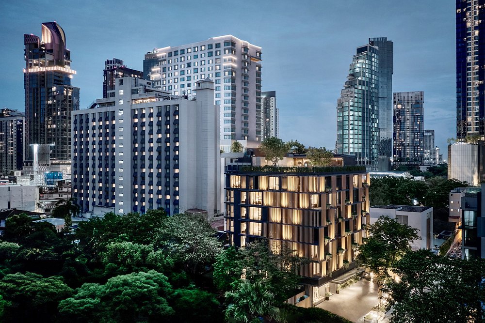 Madi Paidi Bangkok, Autograph Collection view 2