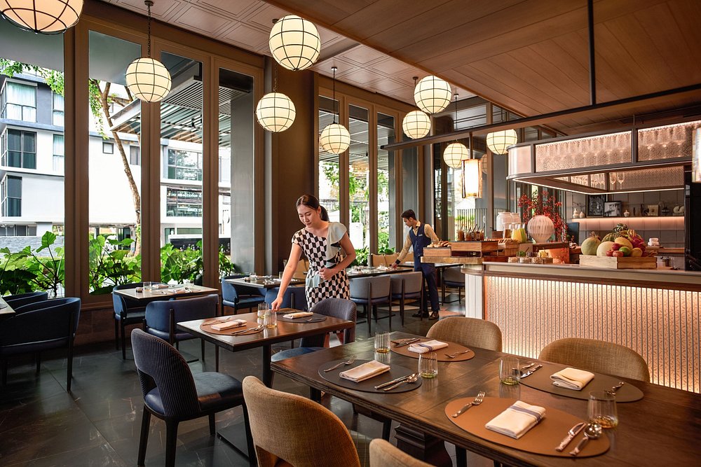 Madi Paidi Bangkok, Autograph Collection view 6