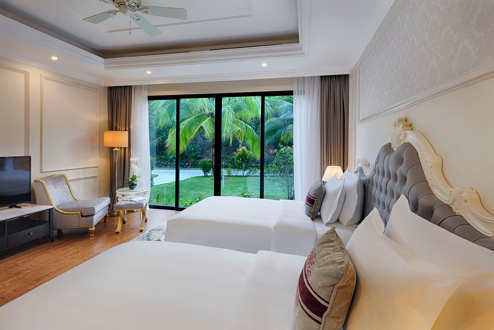 Nha Trang Marriott Resort & Spa, Hon Tre Island view 3