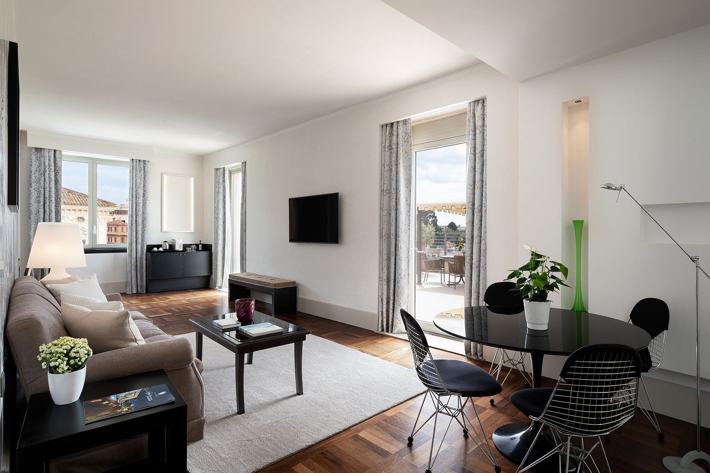 Sina Bernini Bristol, Autograph Collection view 4