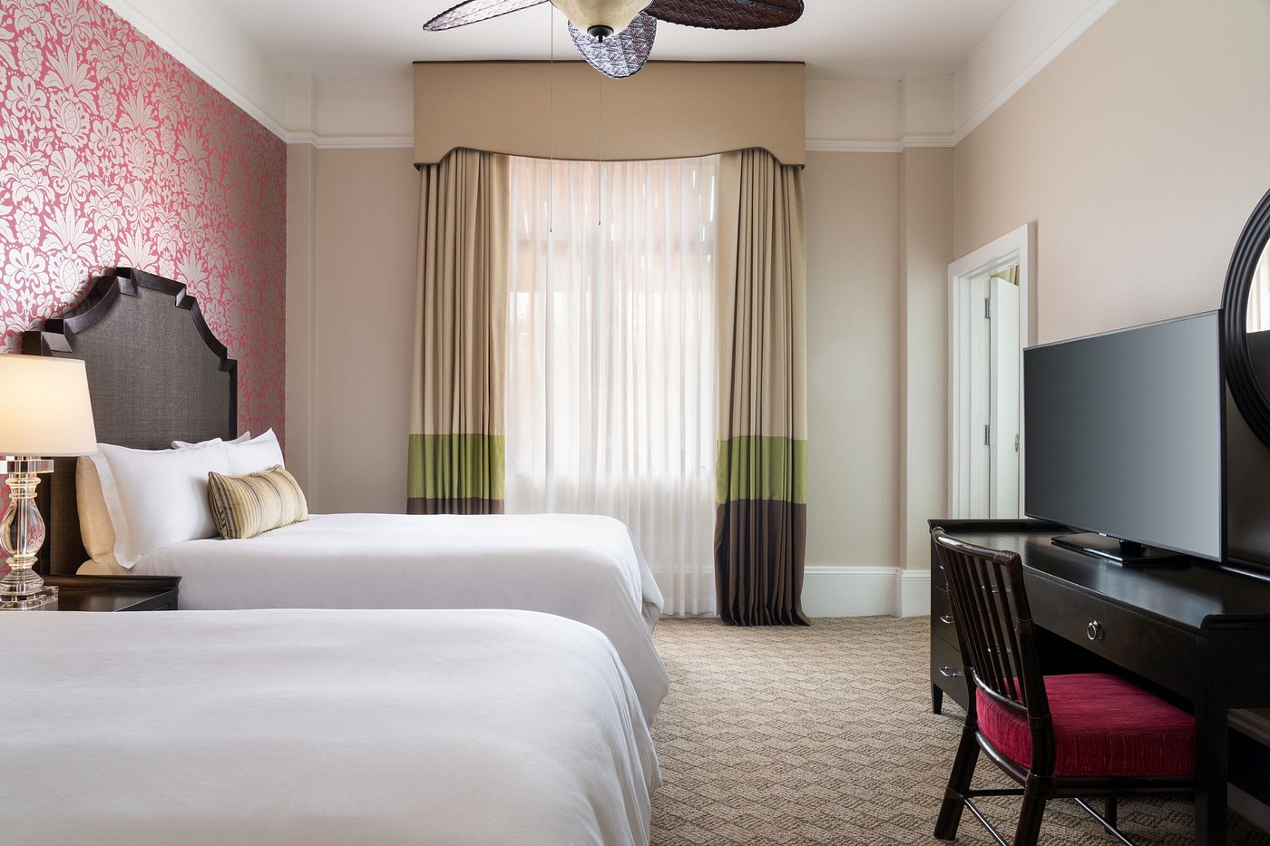 The Royal Hawaiian, A Luxury Collection Resort, Waikiki view 3