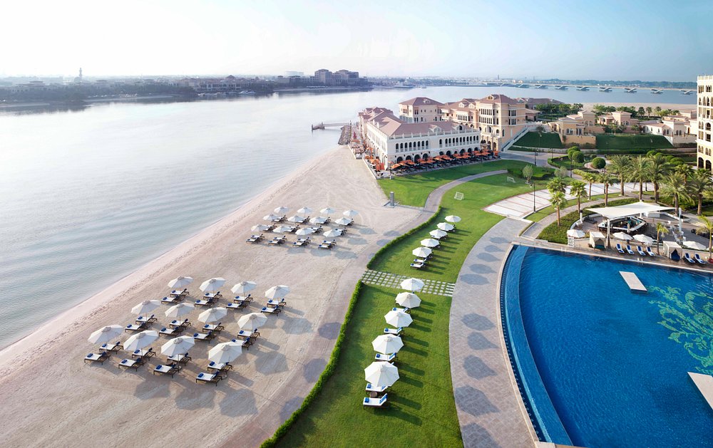 The Ritz-Carlton Abu Dhabi, Grand Canal view 5