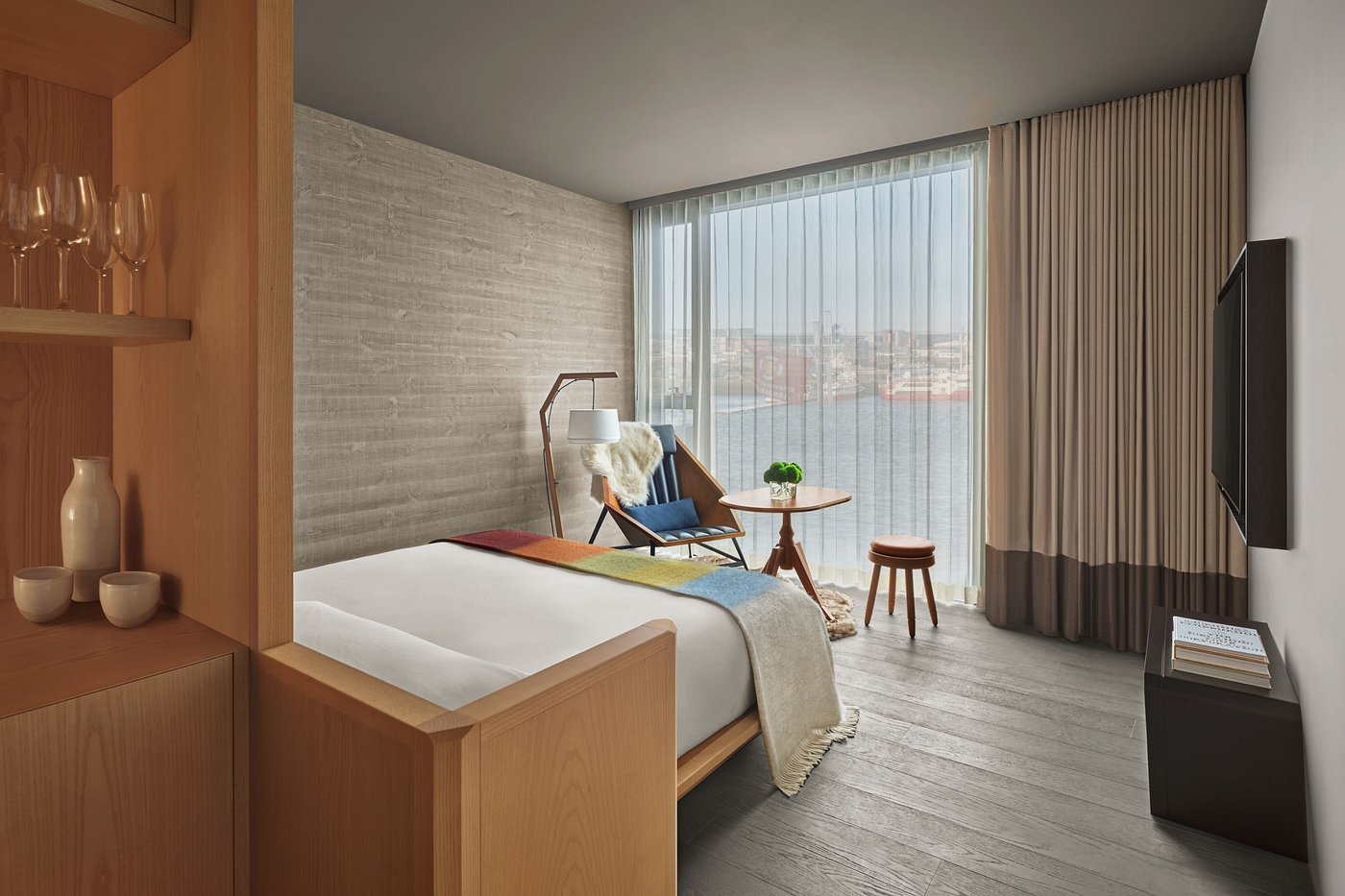 The Reykjavik EDITION view 3