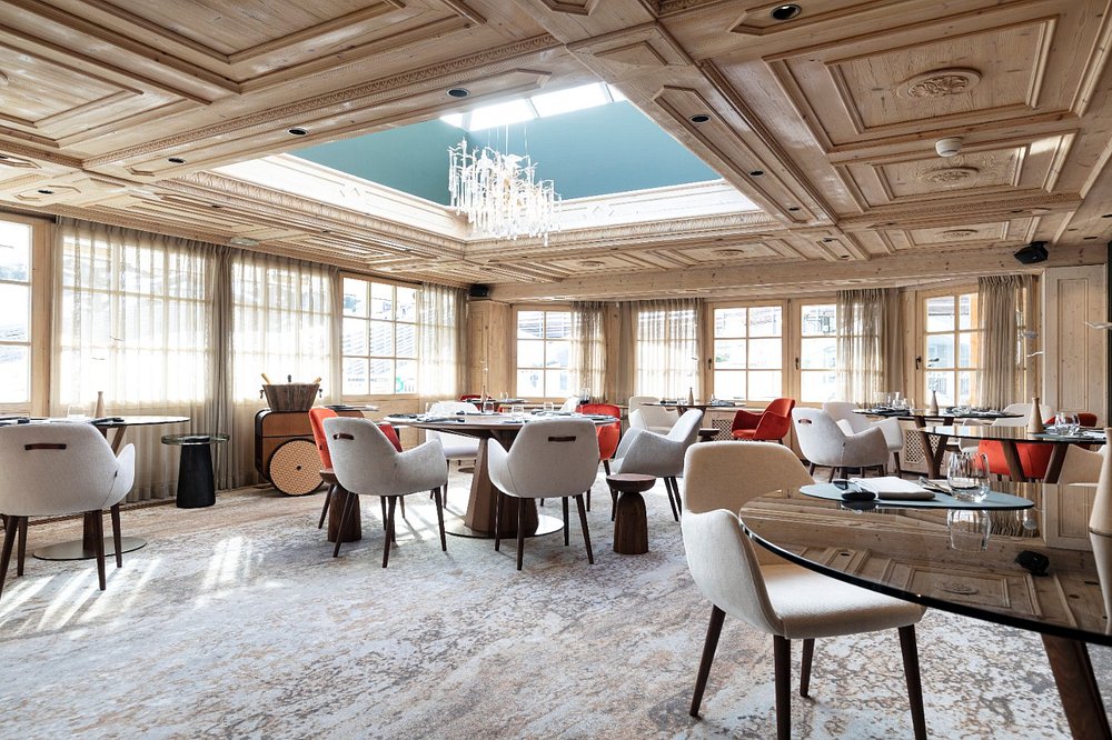 Brindos Lac & Château view 6