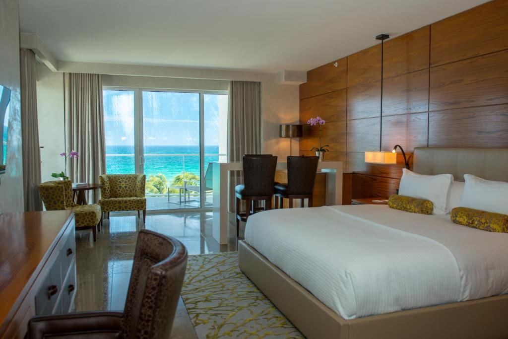 Royal Blues Hotel view 3