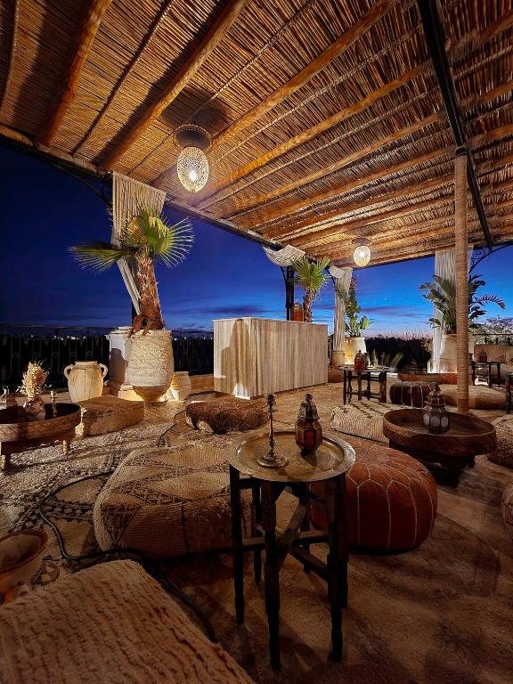 Palais Ronsard view 6