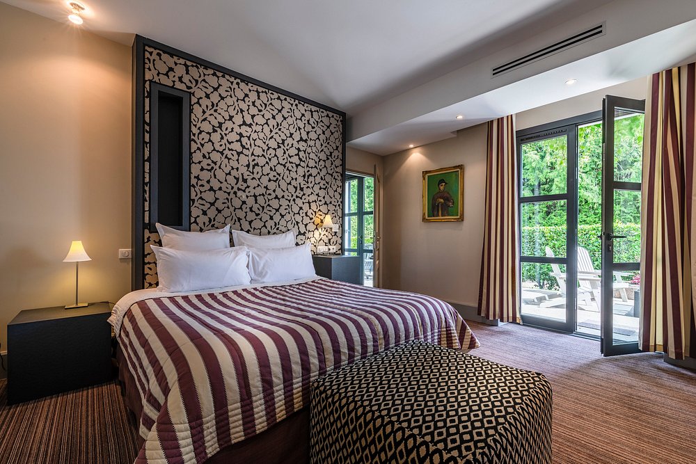 La Chapelle Saint-Martin view 3