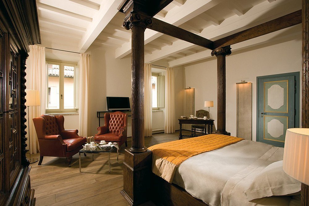 Palazzo Seneca view 4