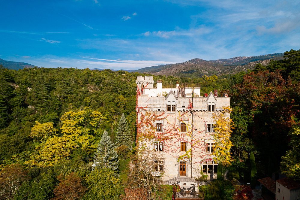 Château de Riell view 2