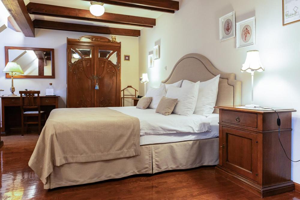 Kendov Dvorec view 3