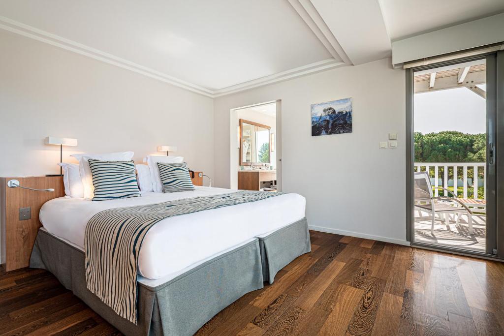 Anne de Bretagne view 3