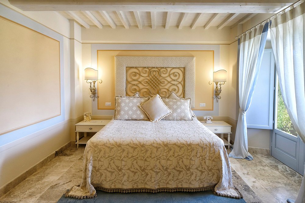 Il Falconiere view 3