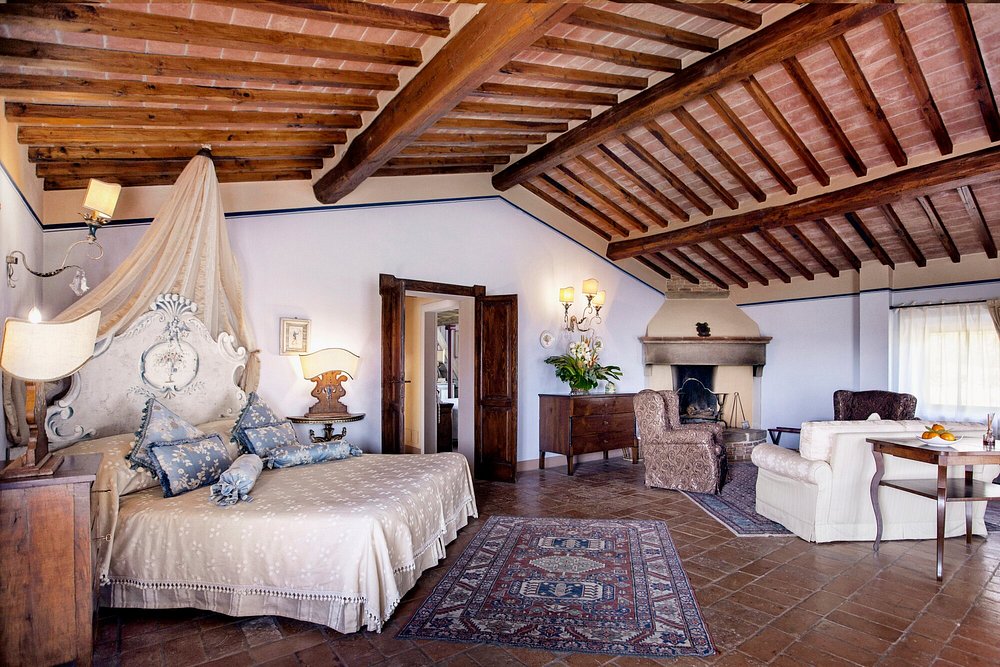 Il Falconiere view 4