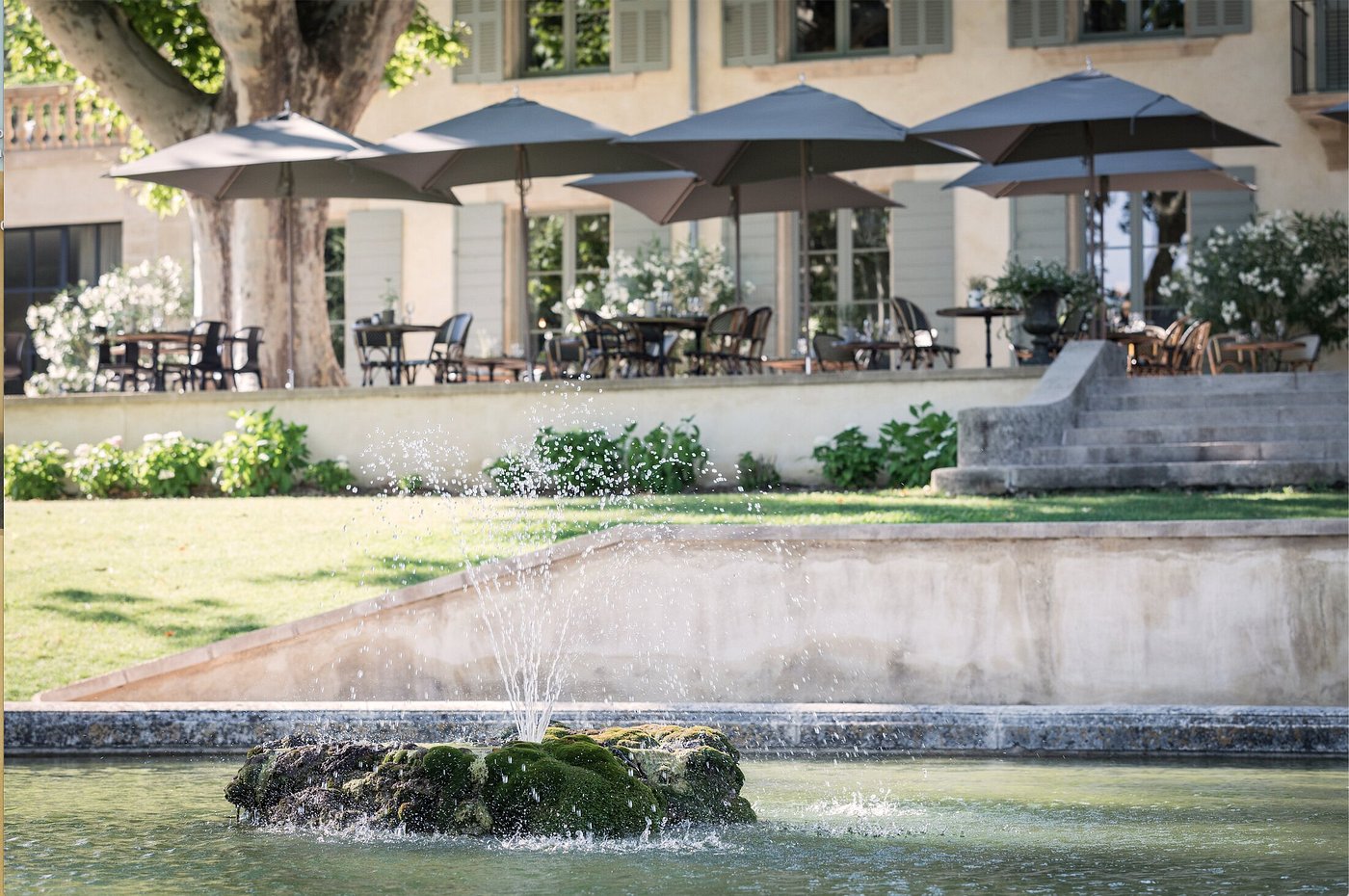 Domaine de Fontenille view 2