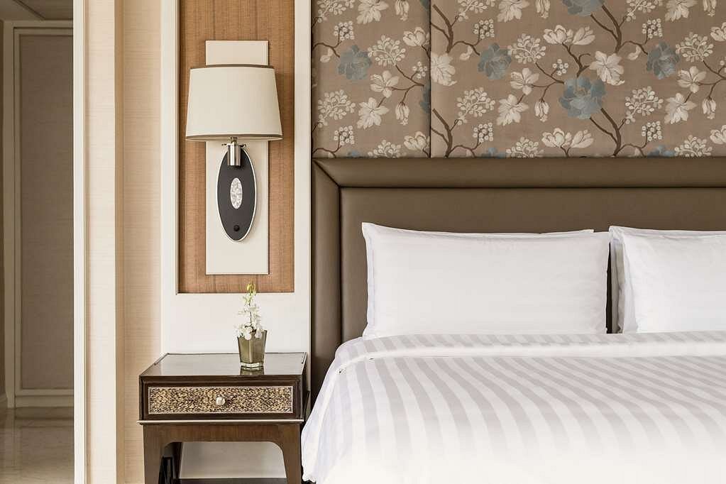 Edsa Shangri-La, Manila view 3