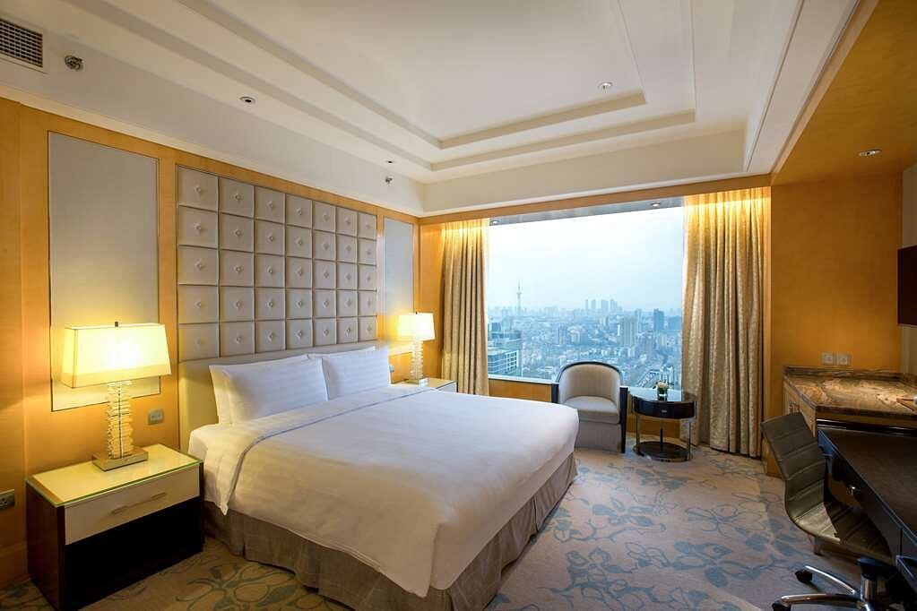 Shangri-La Nanjing view 3