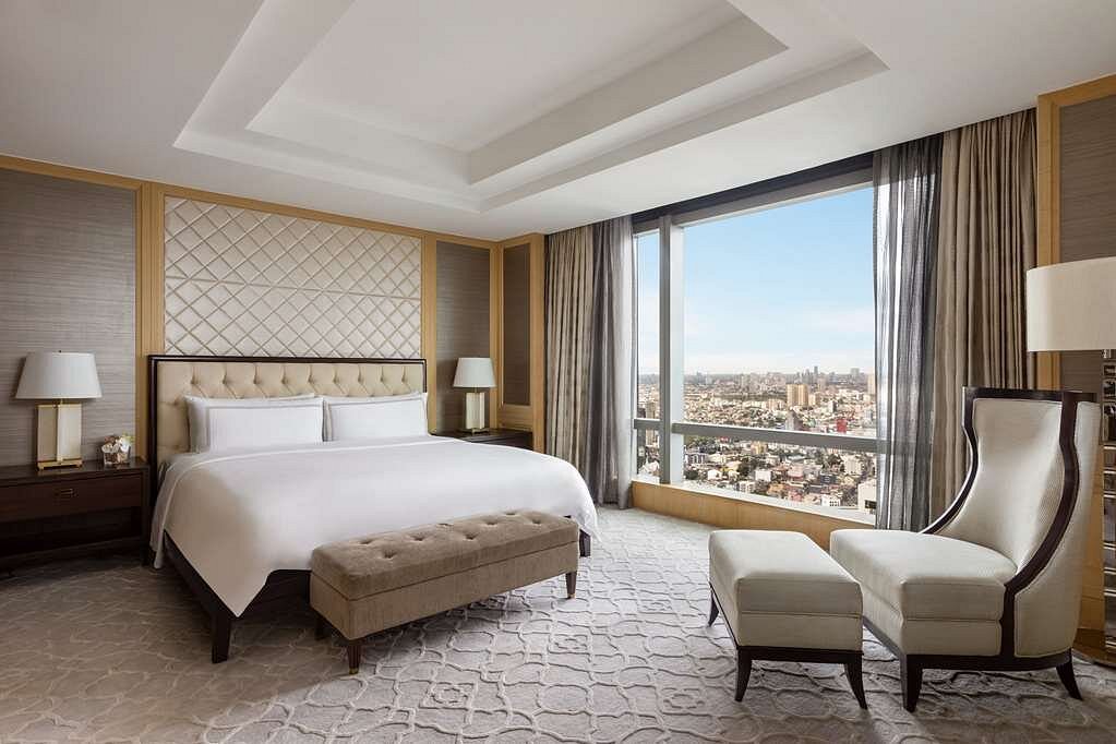 Shangri-La The Fort, Manila view 3