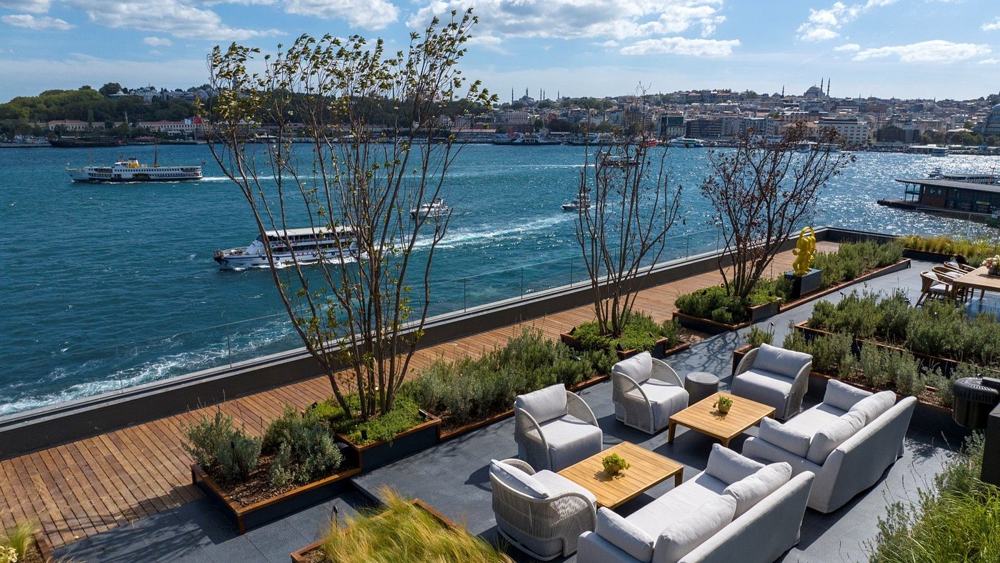 The Peninsula Istanbul view 6