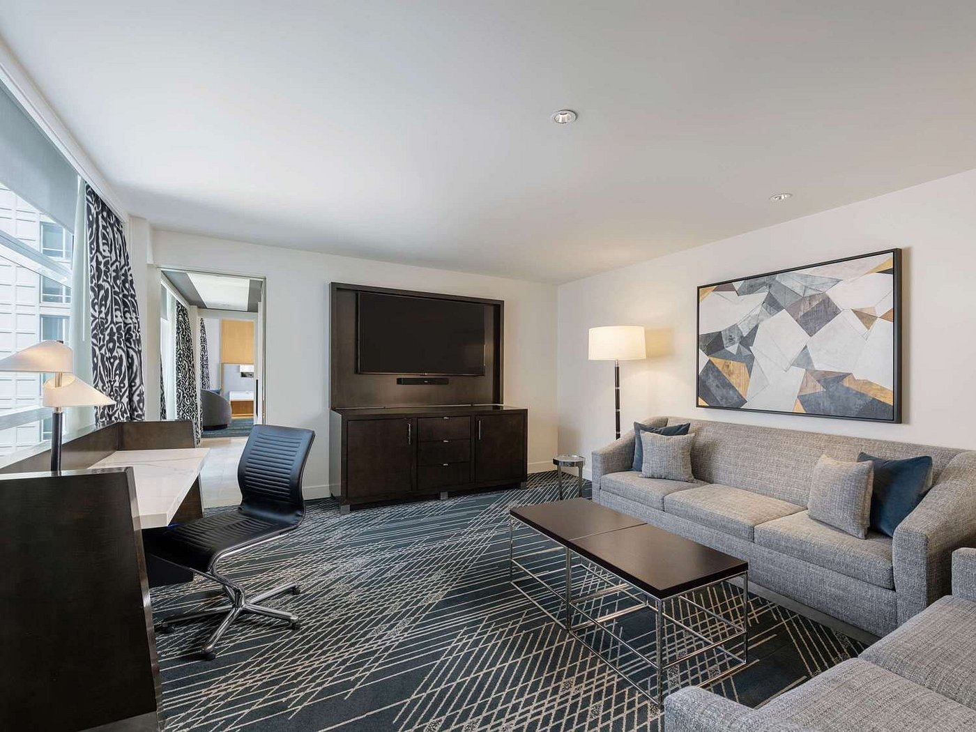 Sofitel Chicago Magnificent Mile view 4