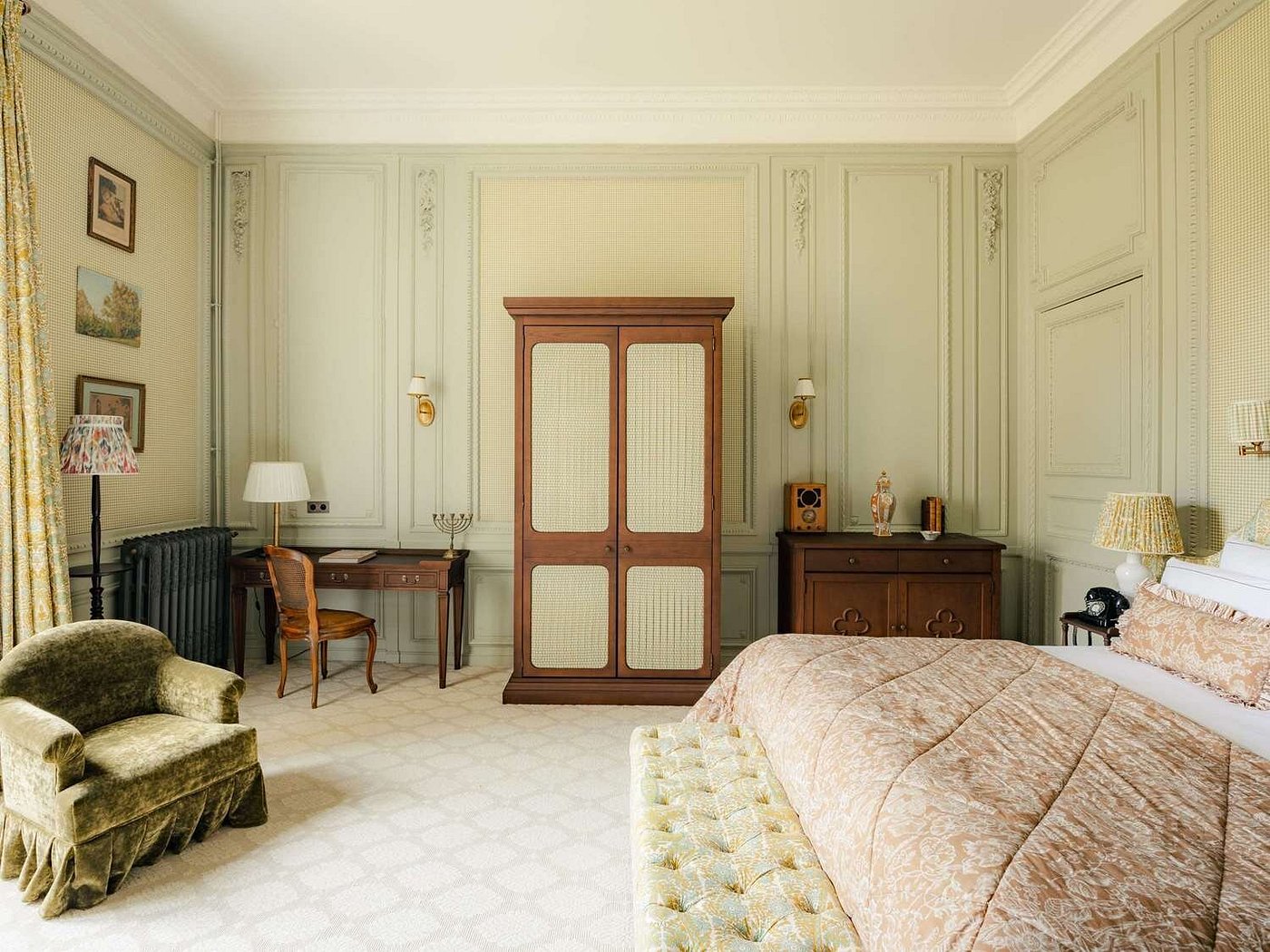 Abbaye des Vaux de Cernay view 3