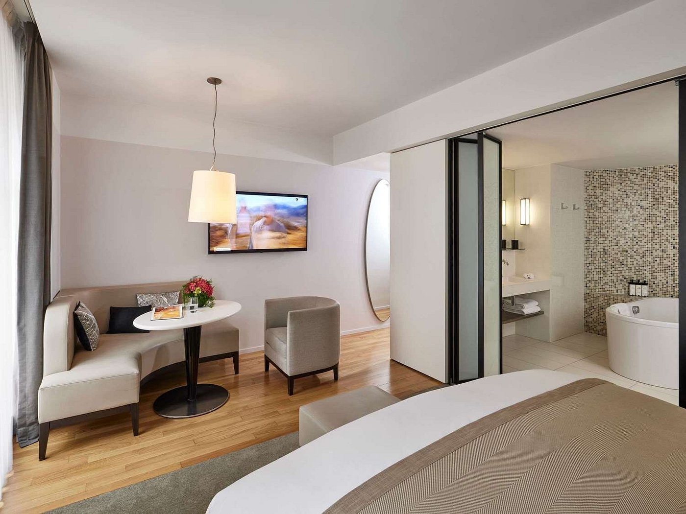 Sofitel Paris Arc de Triomphe view 4