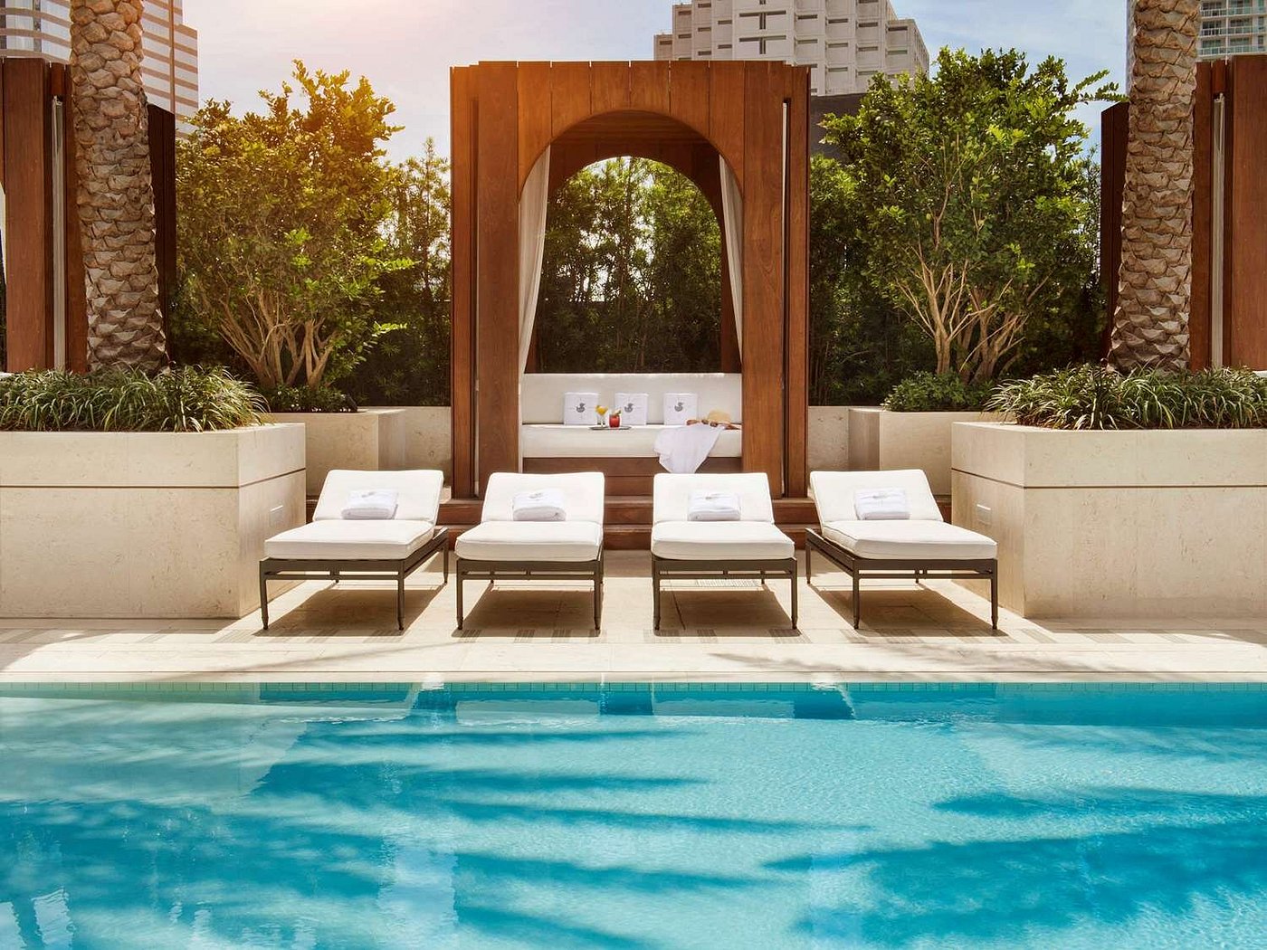 SLS Lux Brickell view 5