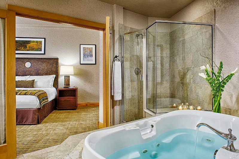 Fairmont Heritage Place - Franz Klammer Lodge view 4