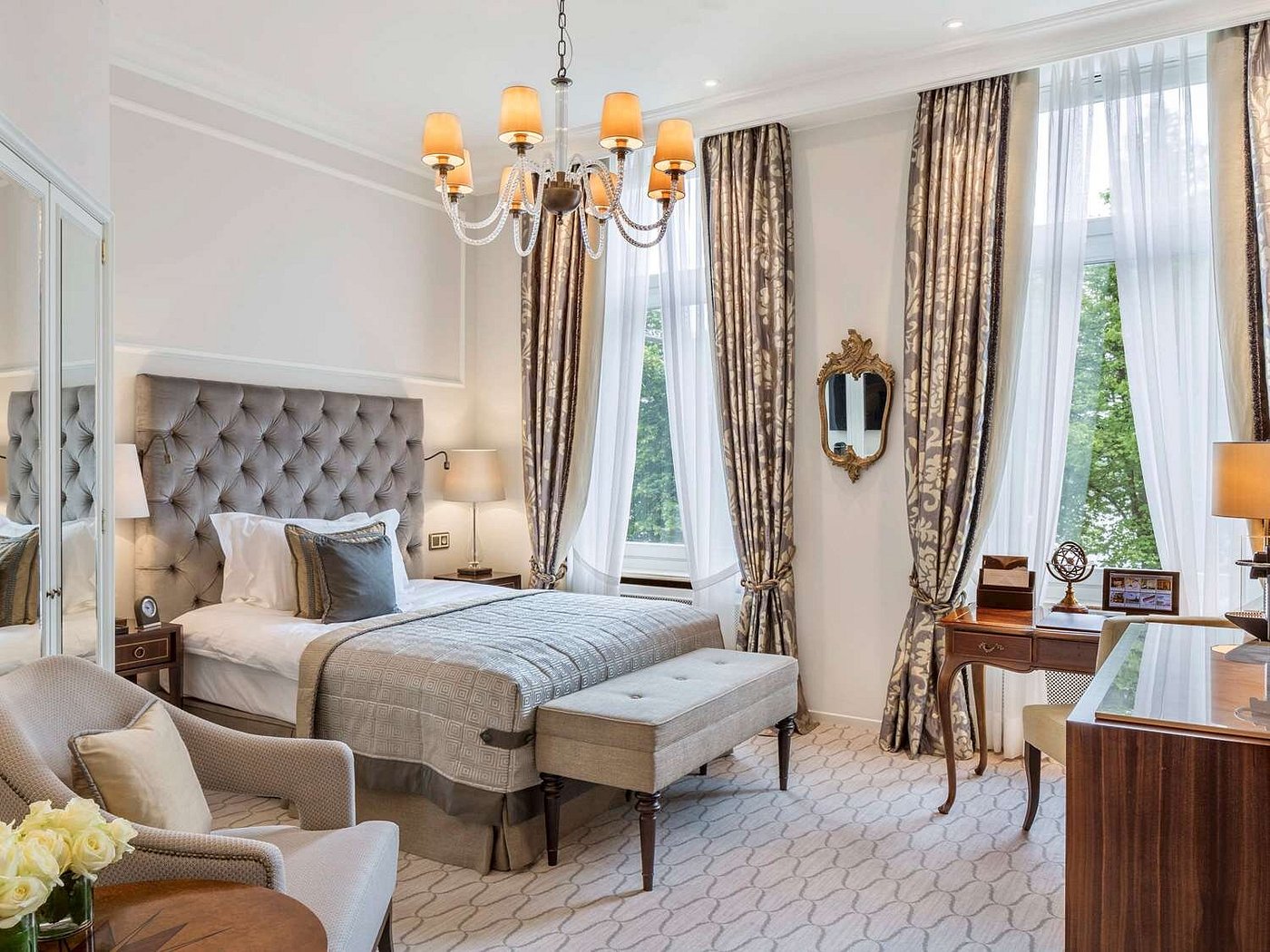 Fairmont Hotel Vier Jahreszeiten view 3