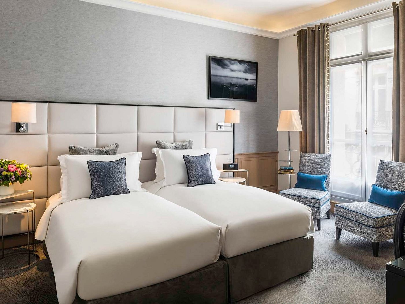 Sofitel Paris Baltimore Tour Eiffel view 3