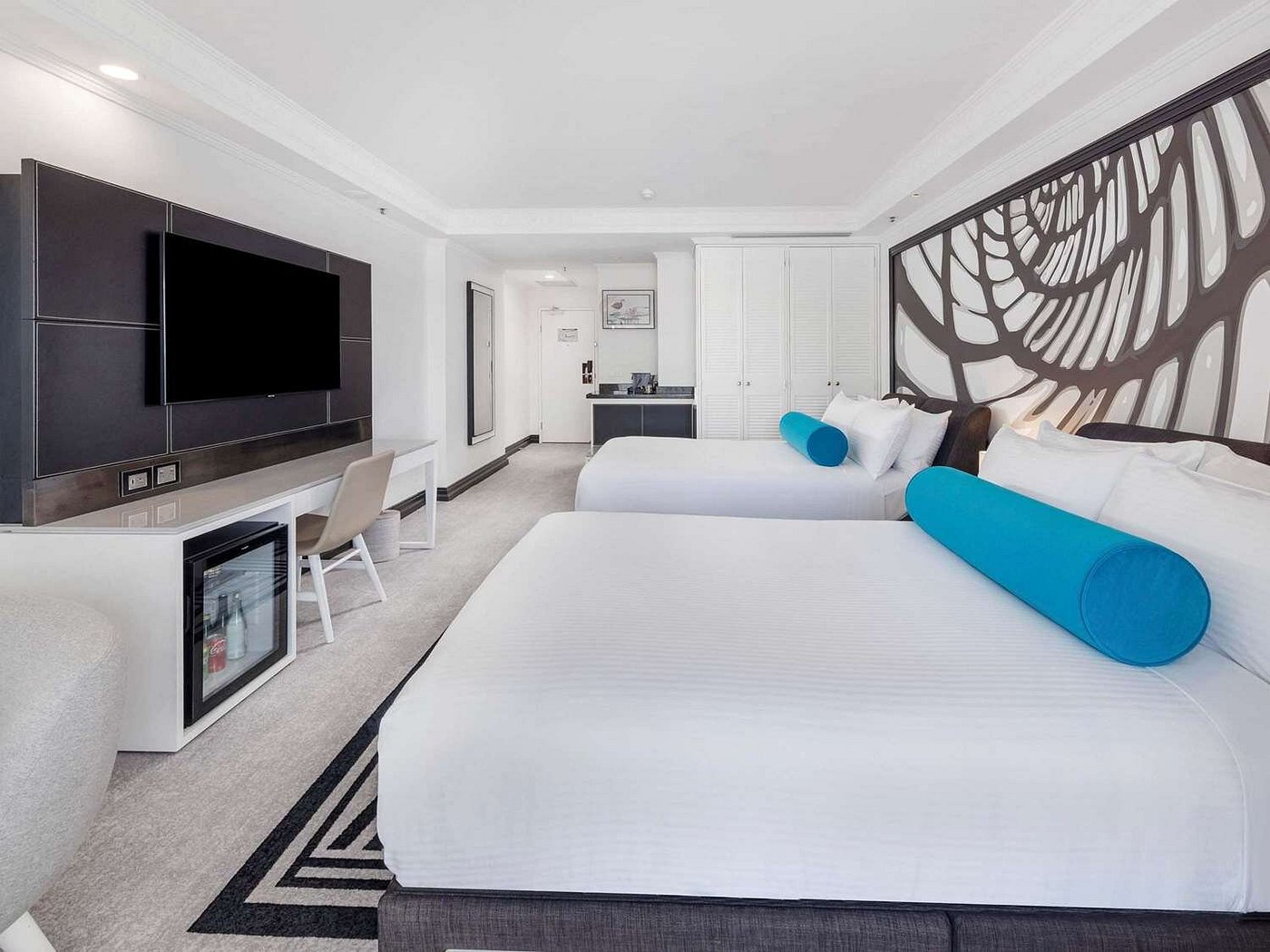 Pullman Cairns International view 3