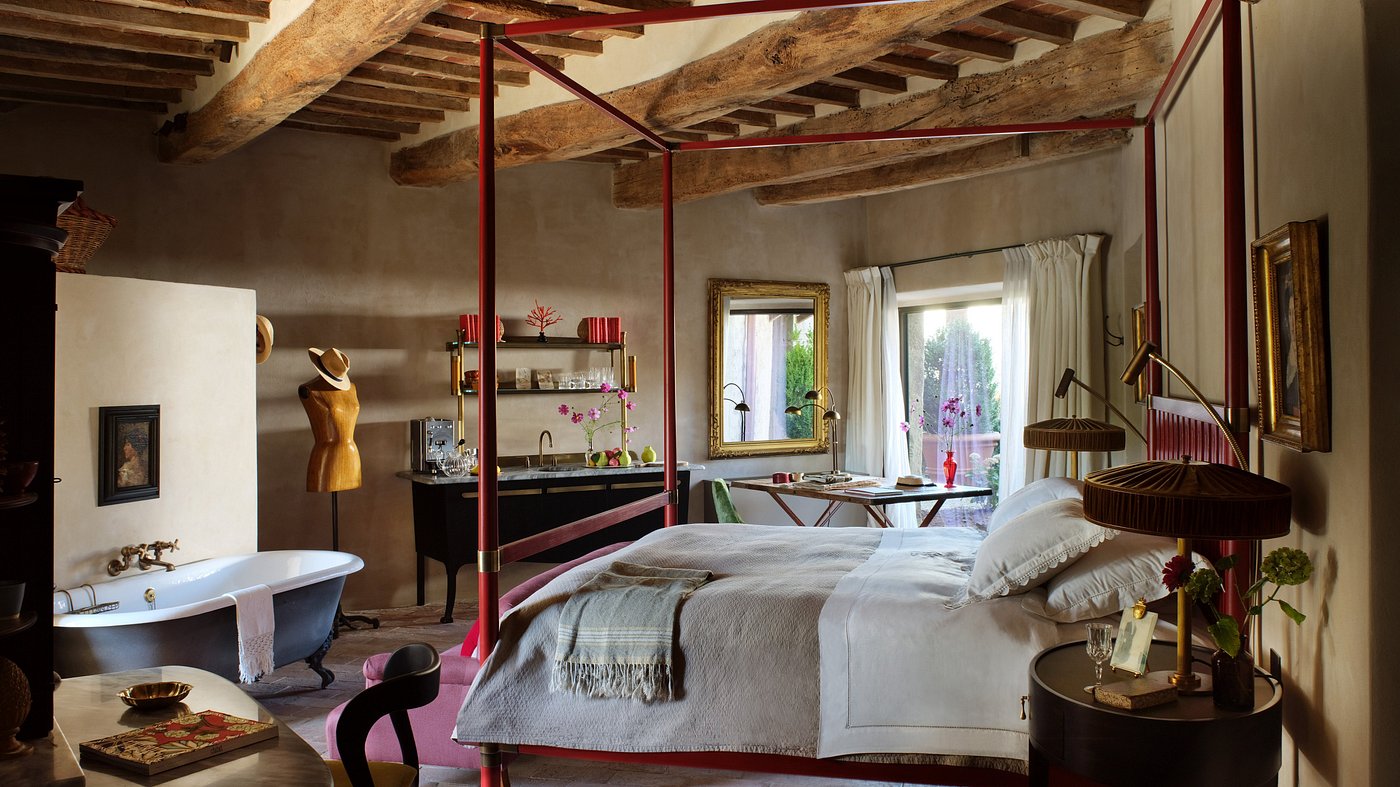 Castello Di Reschio view 3