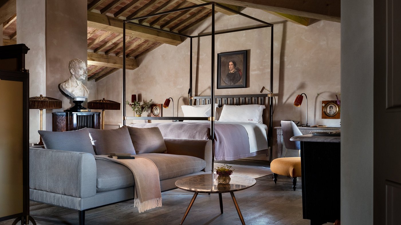 Castello Di Reschio view 4