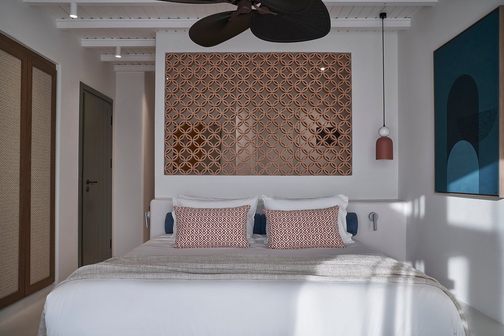 Andronis Minois view 3