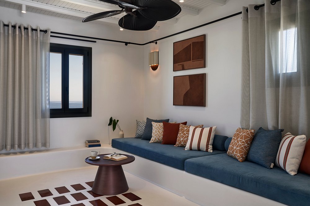 Andronis Minois view 4