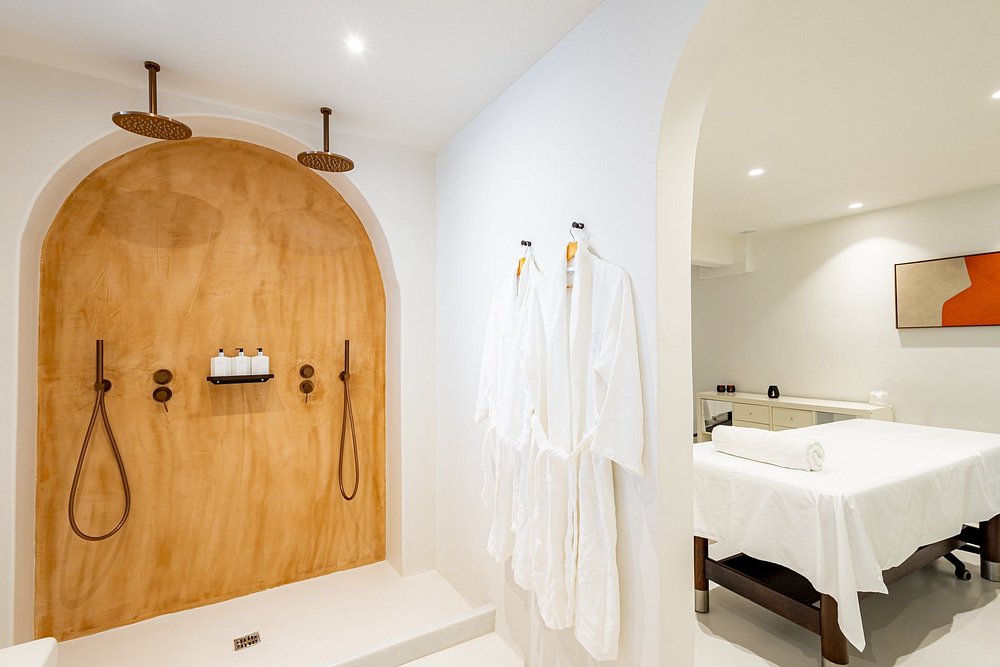 Andronis Minois view 6