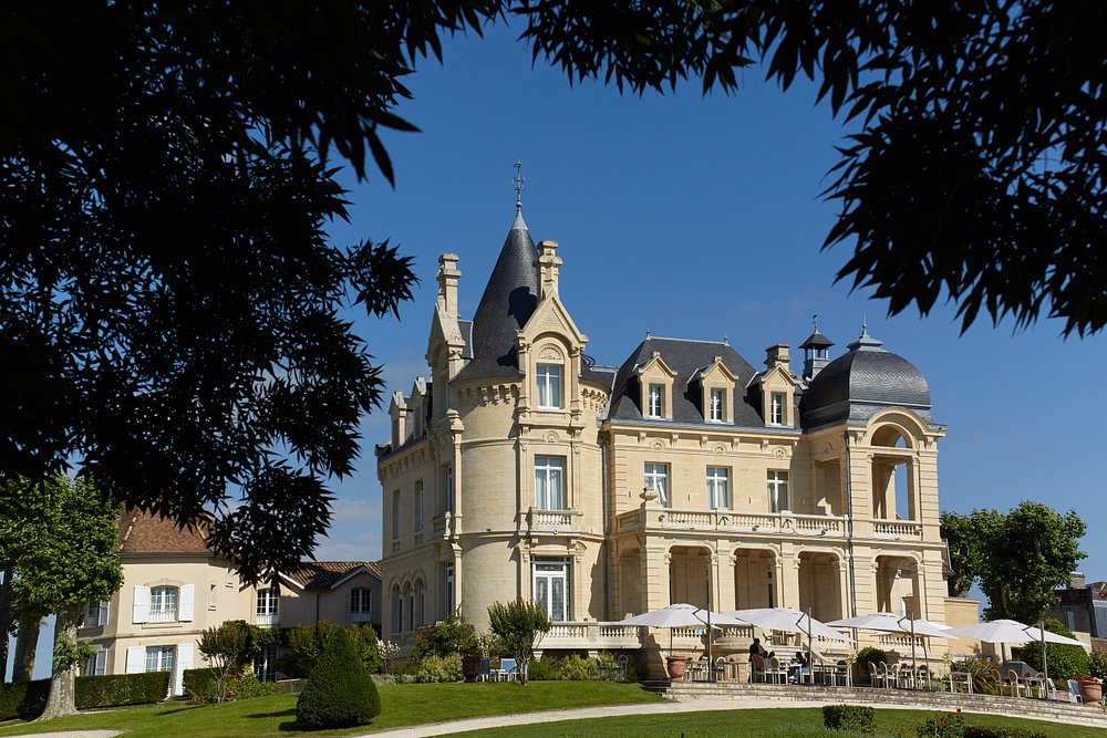 Grand Barrail Château Hotel