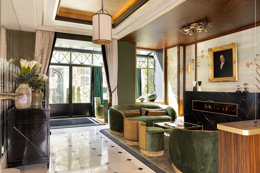 Hotel Lord Byron view 2