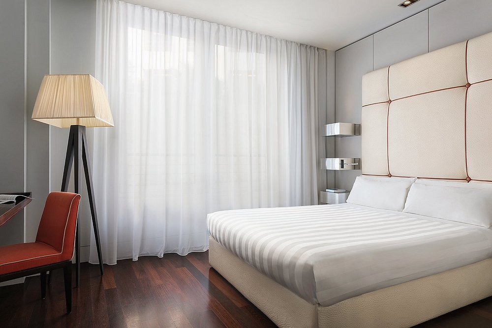 Sina The Gray view 3