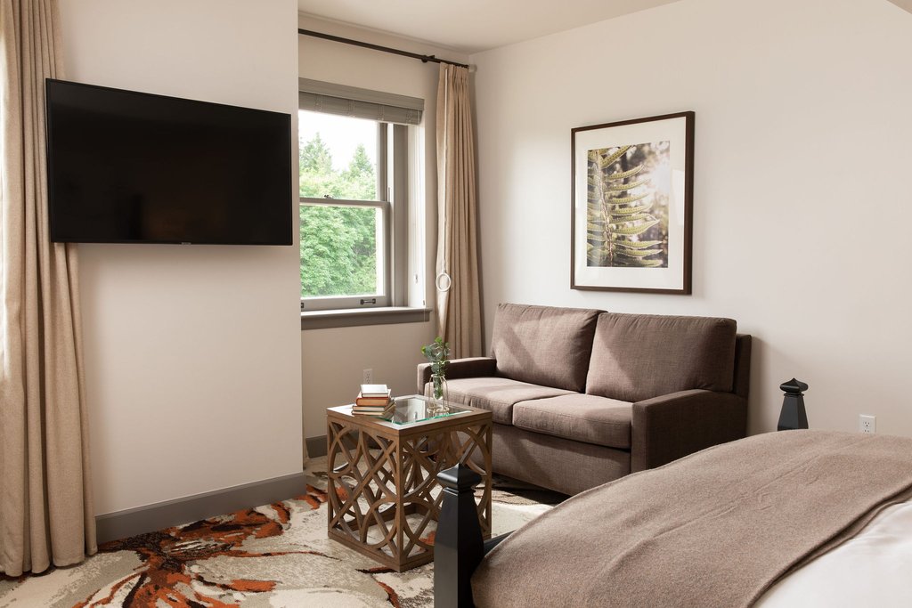 The Lodge at St Edward Park view 4