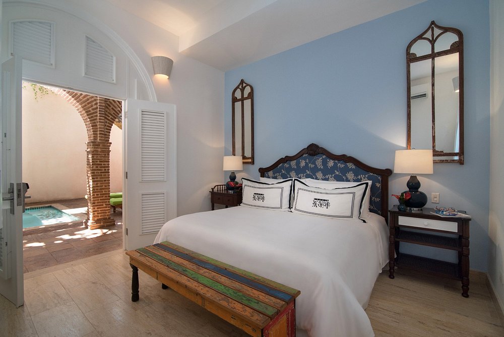 Casas Del XVI view 3