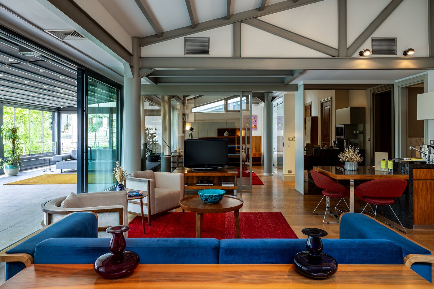 Tomtom Suites view 2