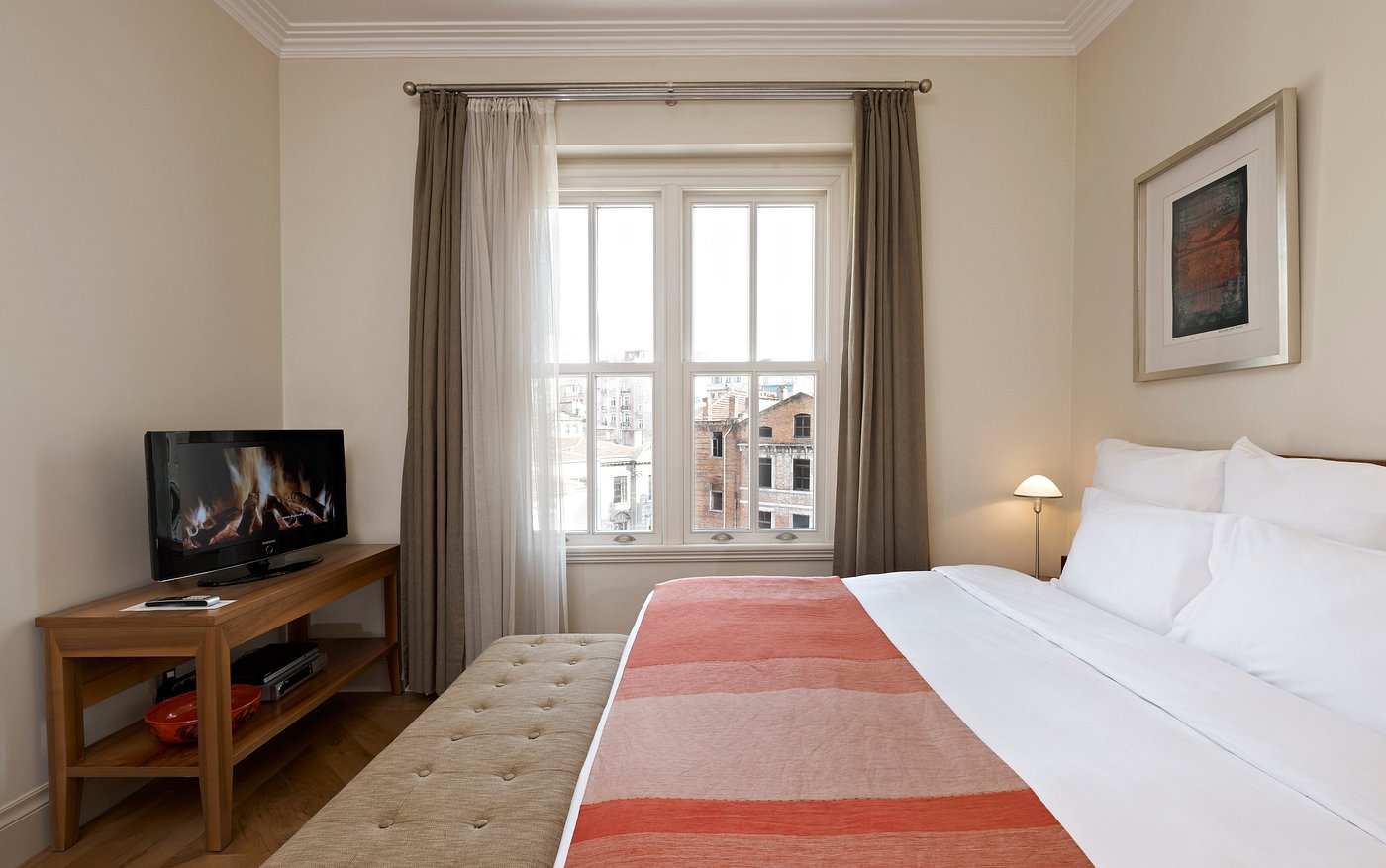 Tomtom Suites view 3