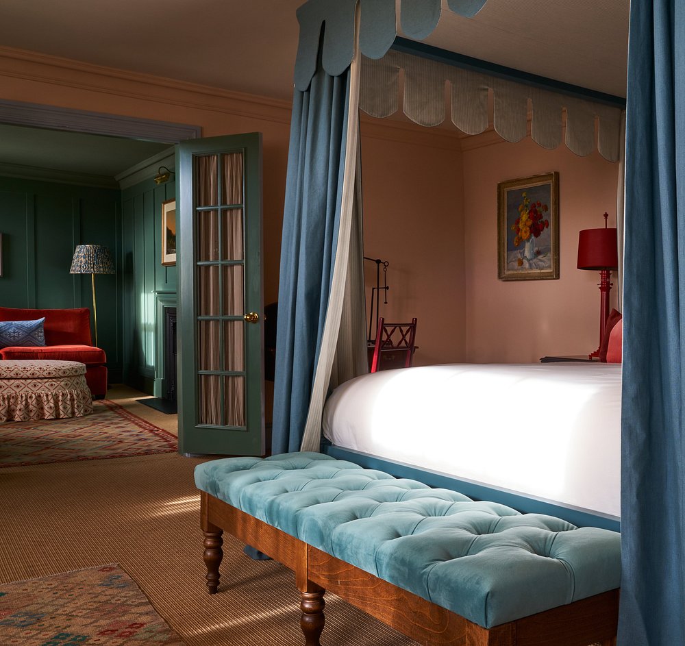 The Mitre Hampton Court view 4