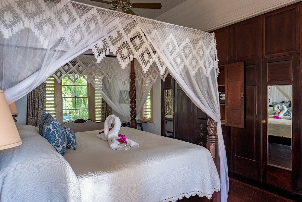 Bluefields Bay Villas view 3