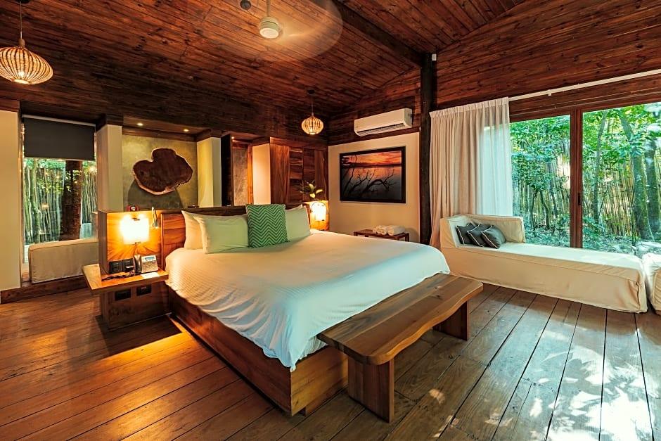 Casa Bonita Tropical Lodge view 3