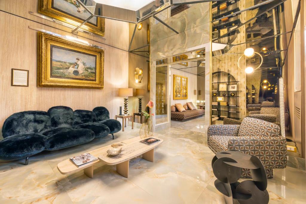 Palazzo Manfredi view 2