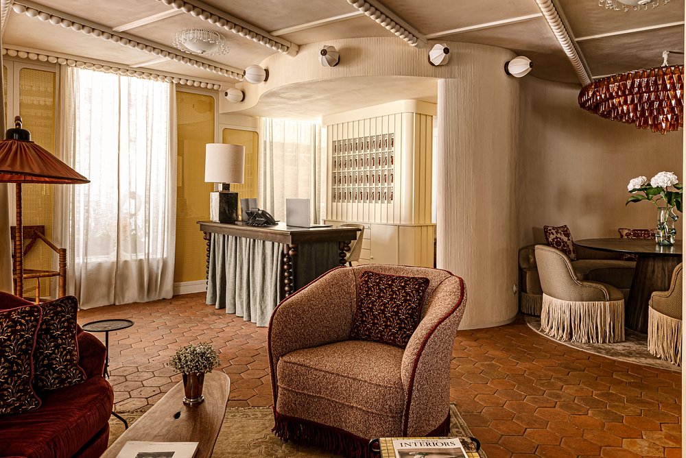 Château des Fleurs view 2