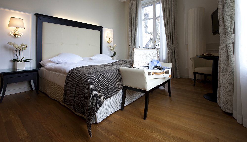 Chateau d'Ouchy view 3